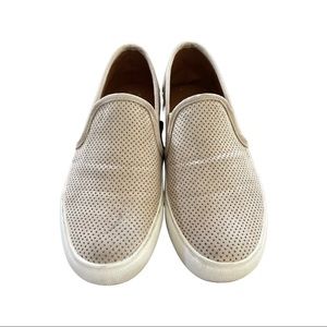 Steve Madden zarayy beige slip on shoes